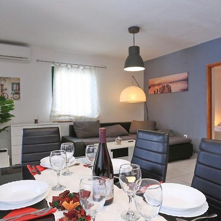 Holiday Home Lucija Sveti Filip i Jakov Bagian luar foto