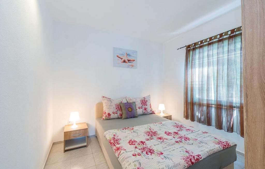 Holiday Home Lucija Sveti Filip i Jakov Bagian luar foto