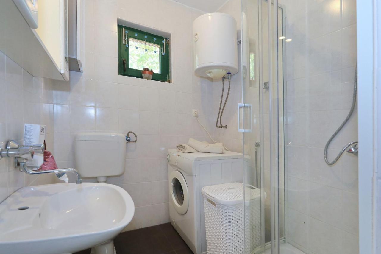 Holiday Home Lucija Sveti Filip i Jakov Bagian luar foto