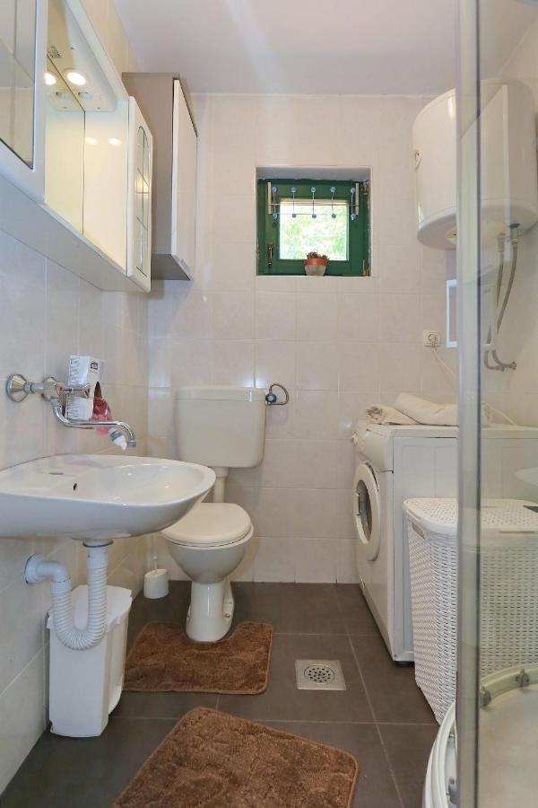 Holiday Home Lucija Sveti Filip i Jakov Bagian luar foto