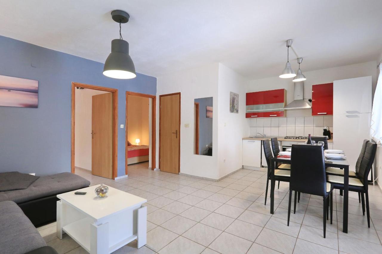 Holiday Home Lucija Sveti Filip i Jakov Bagian luar foto