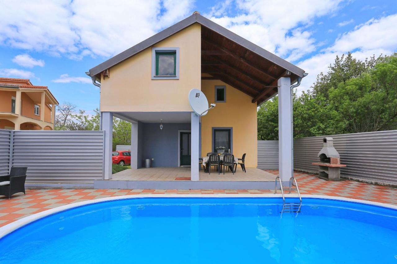 Holiday Home Lucija Sveti Filip i Jakov Bagian luar foto