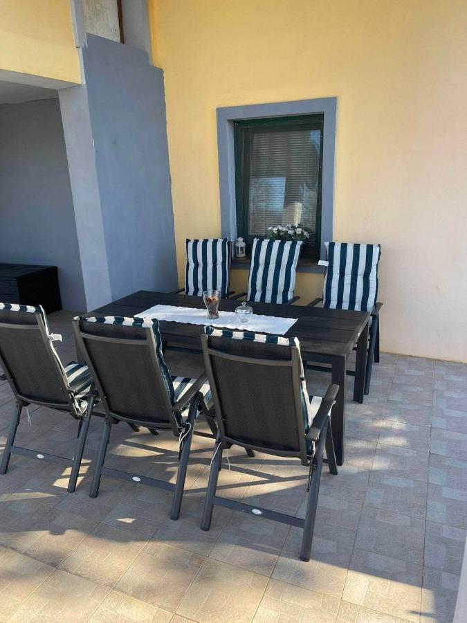 Holiday Home Lucija Sveti Filip i Jakov Bagian luar foto